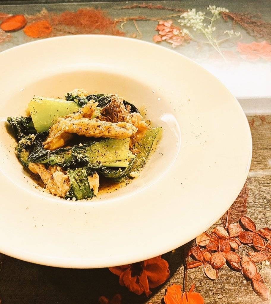 セセリと小松菜のガリバタソテー